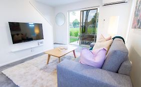 2 Bedrooms Overlooking Park - Exquisite Views